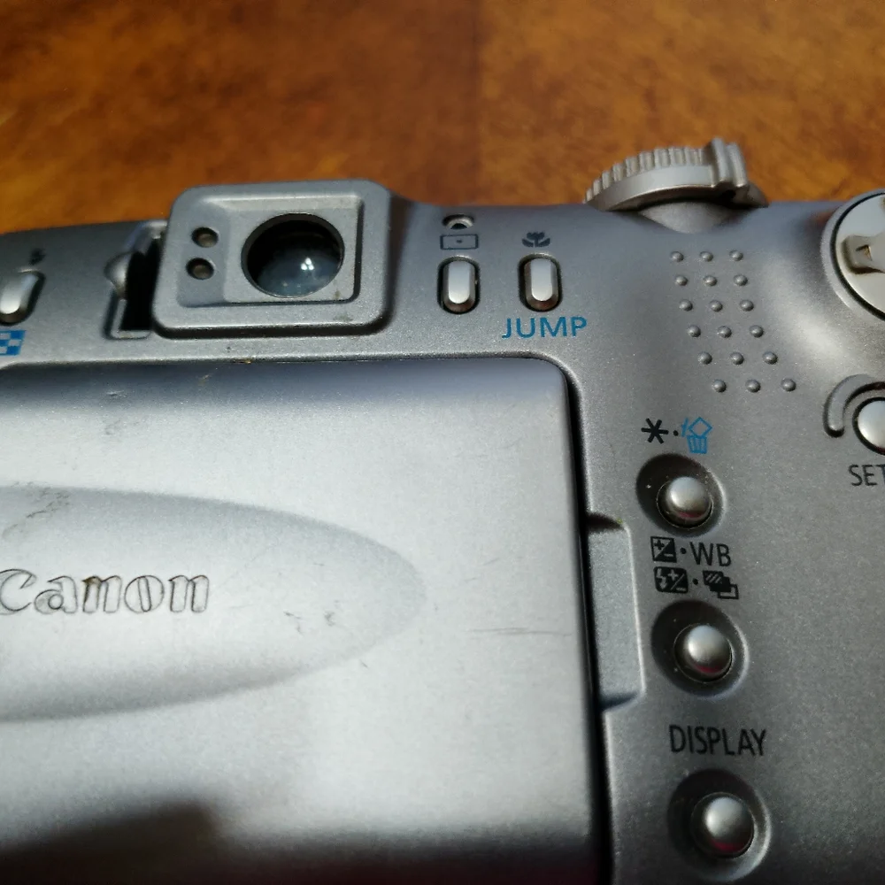 Canon PowerShot G2 Digital Camera - Silver